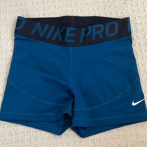 Nike pro